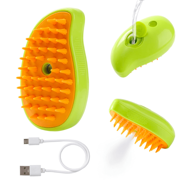 Conjunto de imagens mostrando uma escova a vapor para gatos em verde-limão com cerdas laranja e um cabo USB branco. A primeira imagem mostra a escova vista de cima, destacando as cerdas pontiagudas. A segunda imagem exibe a escova sendo preenchida com água, ilustrando a entrada da água. A terceira imagem mostra a escova de lado, evidenciando o perfil fino e as cerdas. Abaixo, o cabo USB, compatível com a escova, sugere facilidade de carregamento.